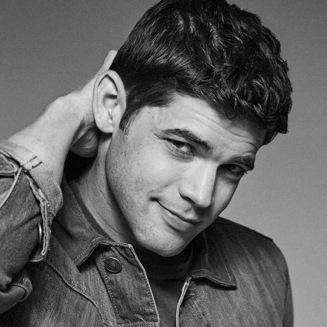 Jeremy Jordan artist profile image