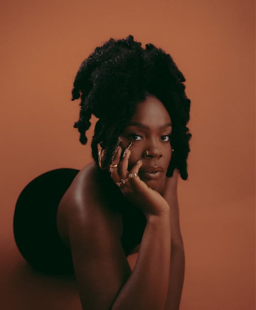 Shae Universe artist profile image