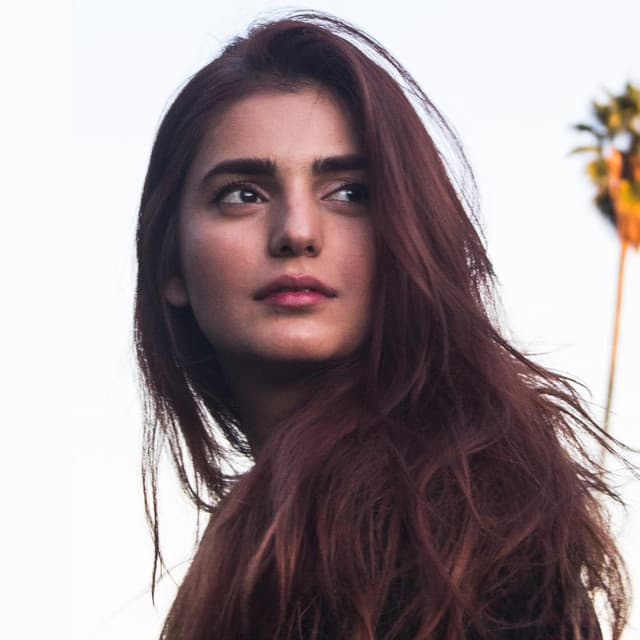 Momina Mustehsan artist profile image