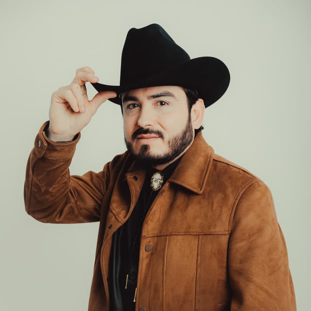 Julio Chaidez artist profile image
