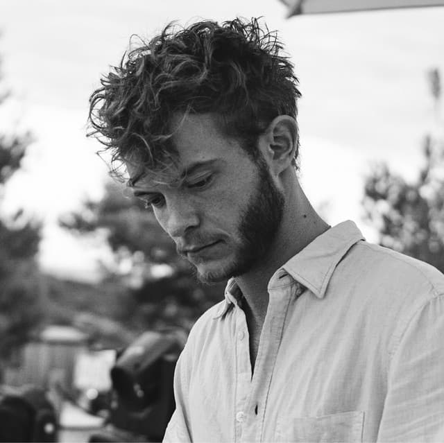 Peer Kusiv artist profile image