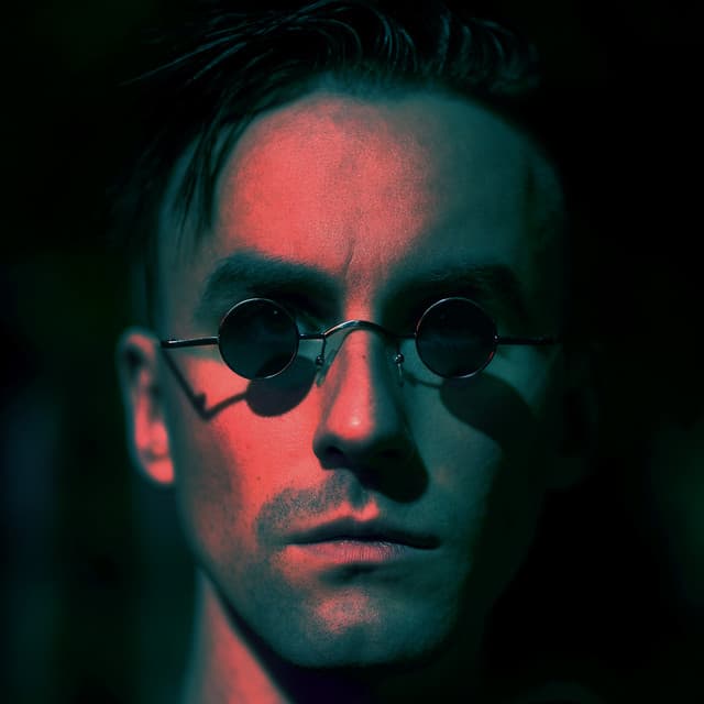Venjent artist profile