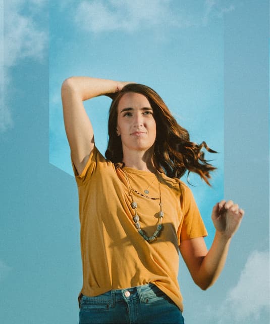 Holly Starr artist profile image