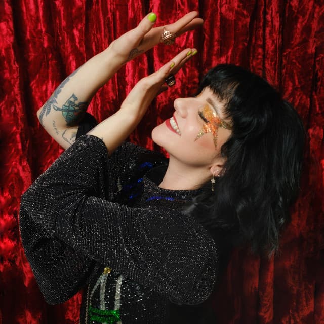 Shaela Miller artist profile image