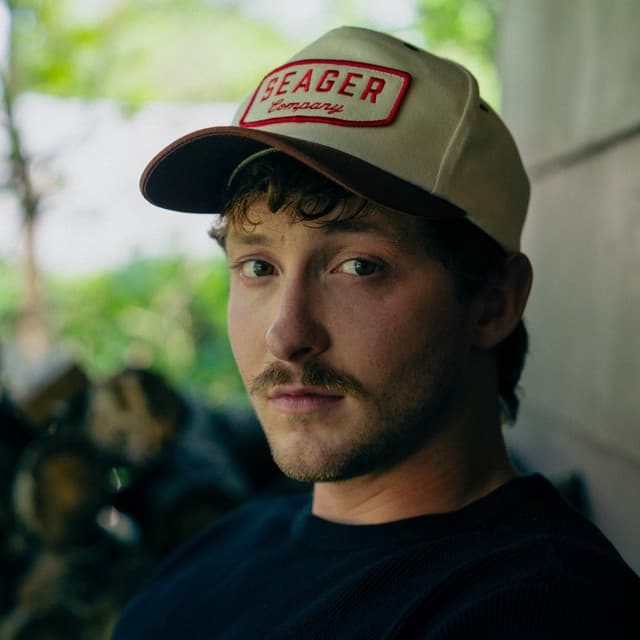 Hunter Flynn artist profile