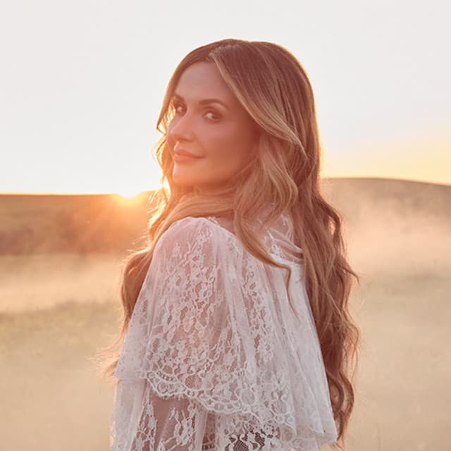 Carly Pearce artist profile image