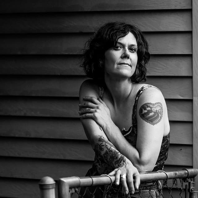 Lilly Hiatt artist profile image