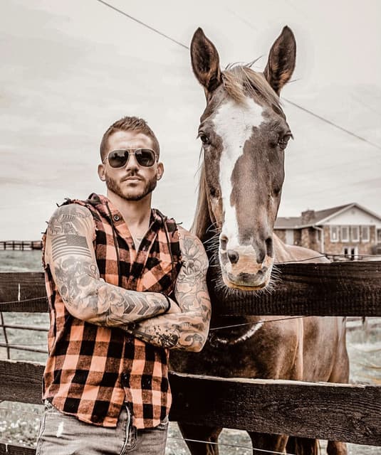 Austin Tolliver artist profile image