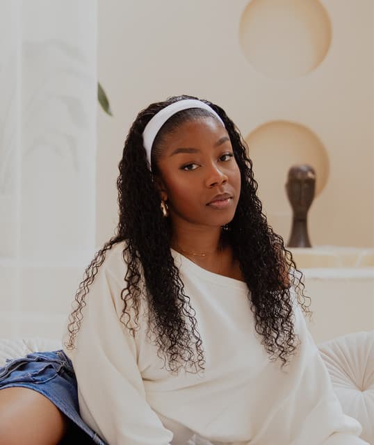 NAOMI artist profile image