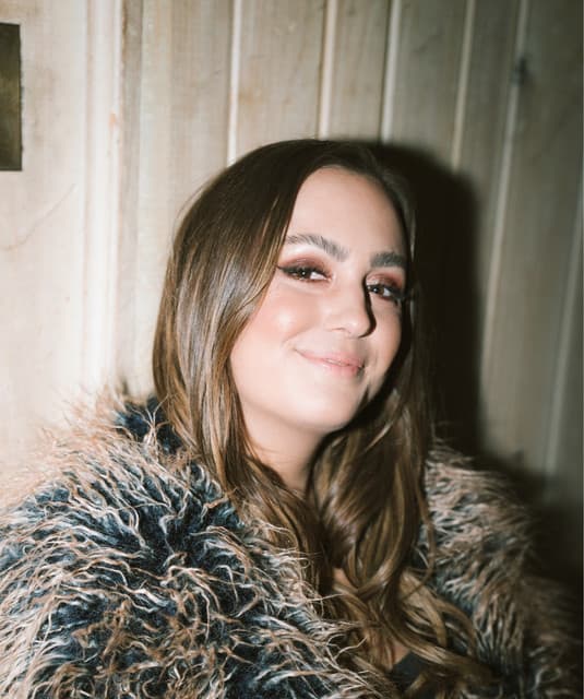 Emily Hearn artist profile image