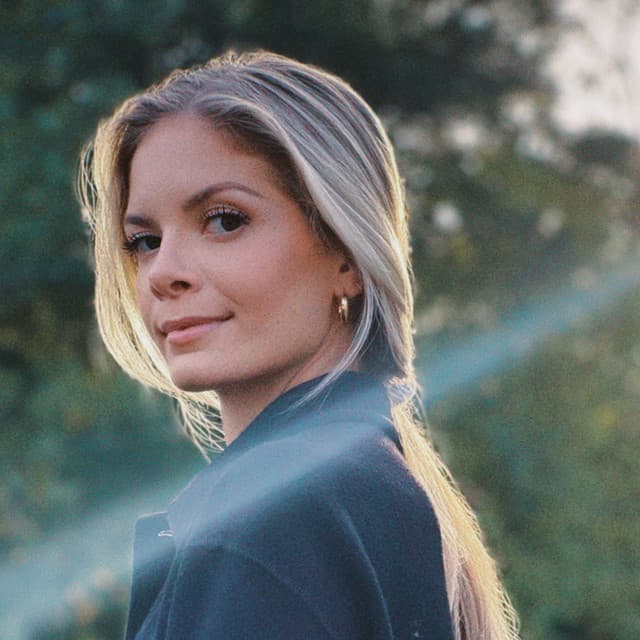 Lauren Duski artist profile image