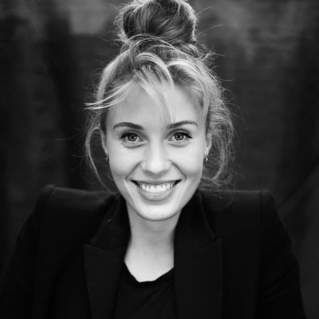 Celinde Schoenmaker artist profile image