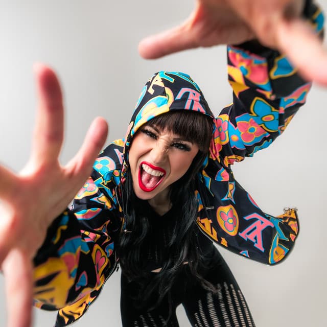 Charlotte Devaney artist profile image