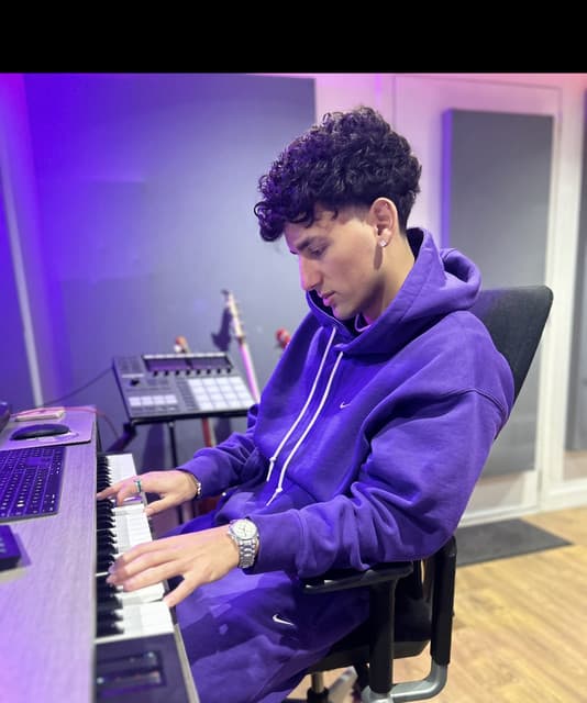 Alex Kirsch artist profile image