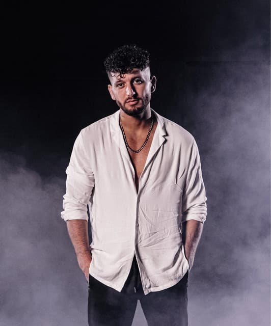 Momo Chahine artist profile image