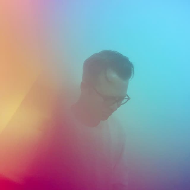 Tom Vek artist profile image