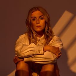 Lindsay Ell's artist profile image