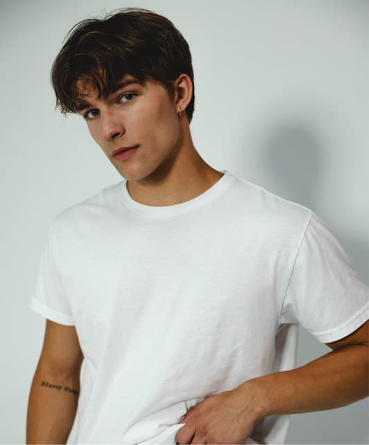 Alex Sampson artist profile image