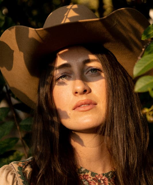 Tori Miller artist profile image