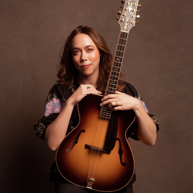 Sarah Jarosz's artist profile image