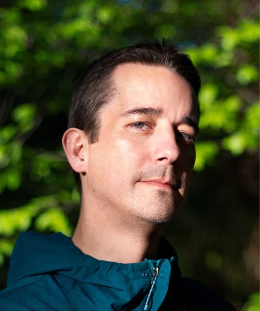 Oliver Smith artist profile image