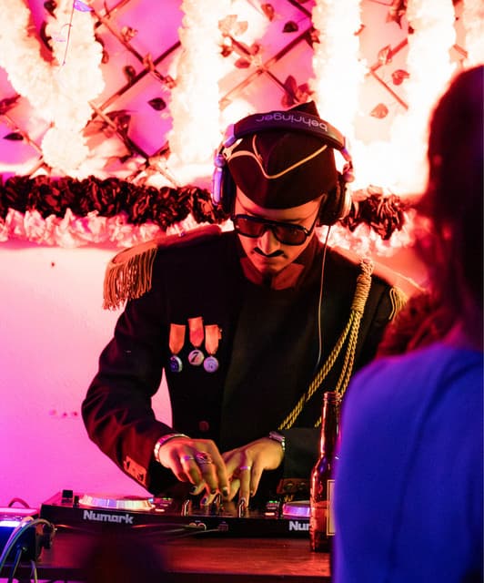 Juan Escumbia artist profile image