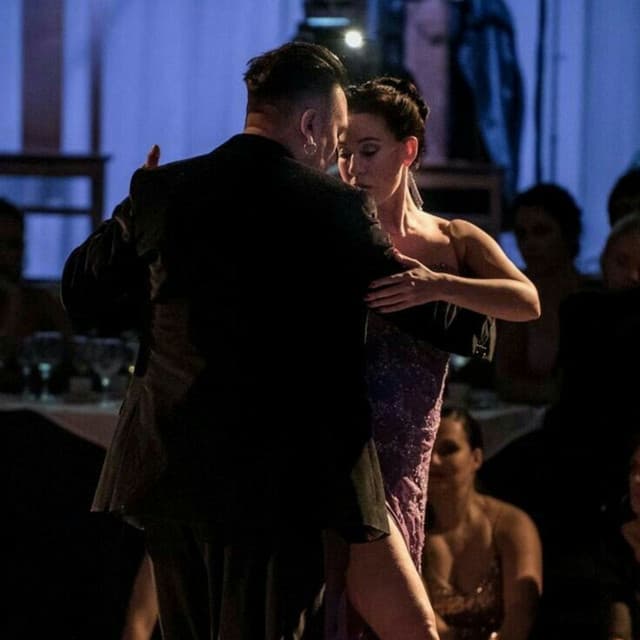 Perla Colombiana artist profile image