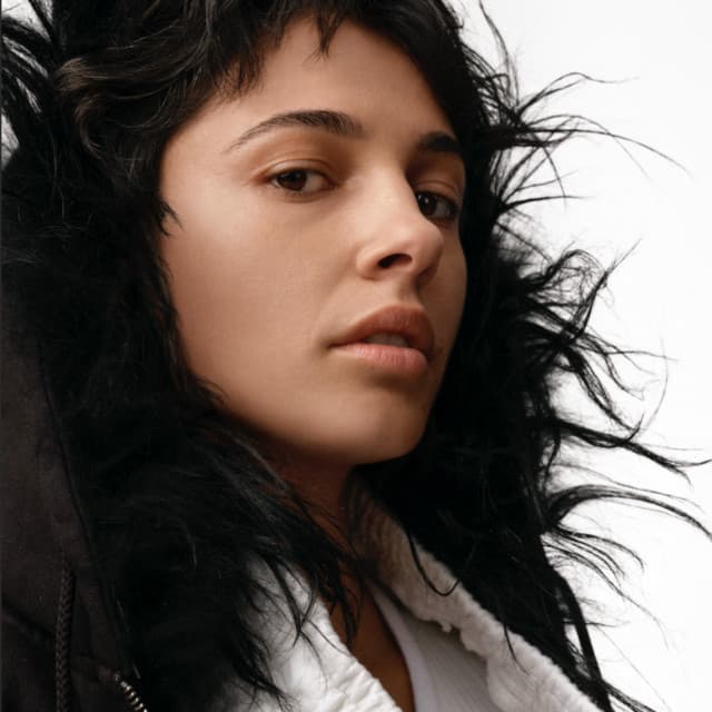 Naomi Scott artist profile image