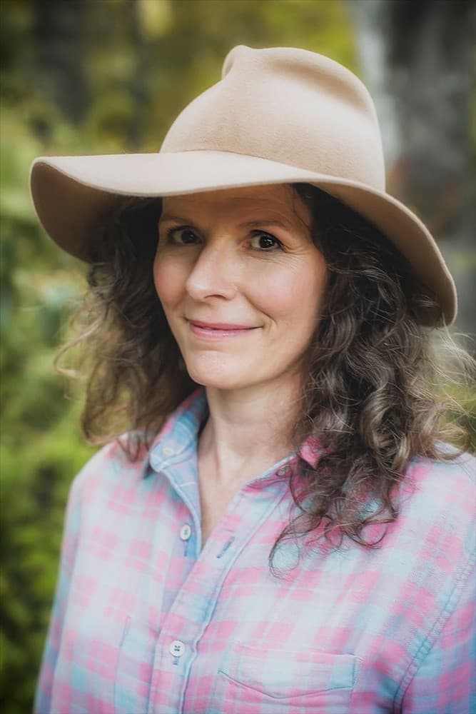 Edie Brickell artist profile image