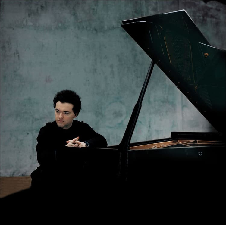 Evgeny Kissin artist profile image