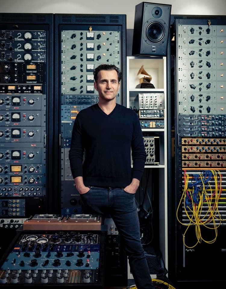 Dweezil Zappa artist profile image