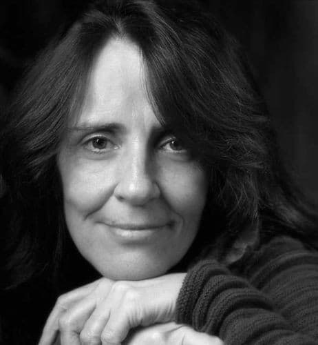 Suzzy Roche's artist profile image