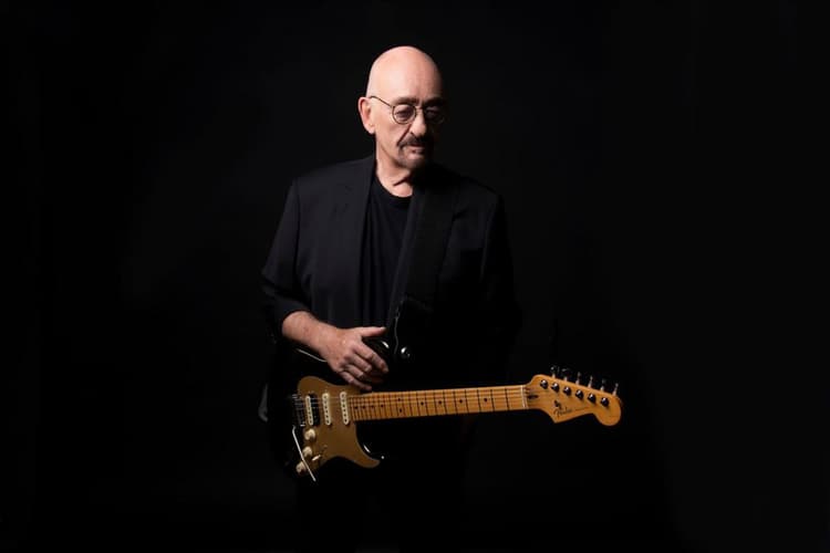 Dave Mason artist profile image