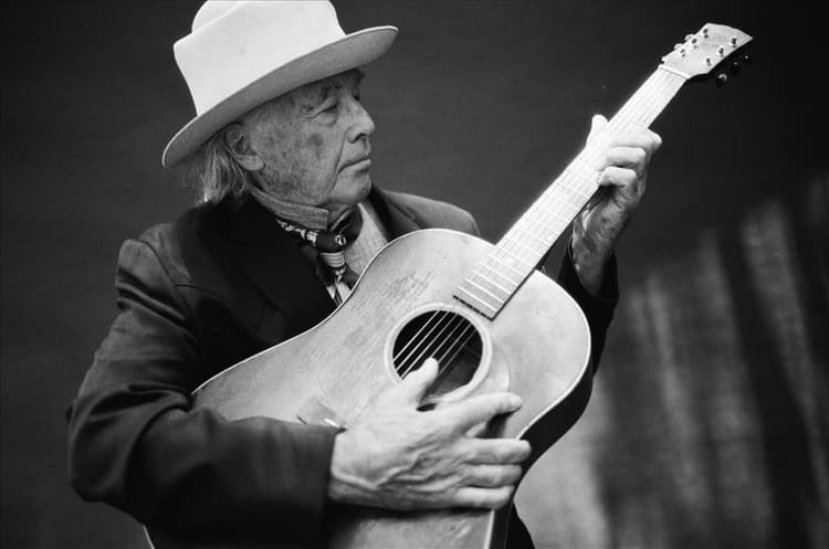 Ry Cooder artist profile image