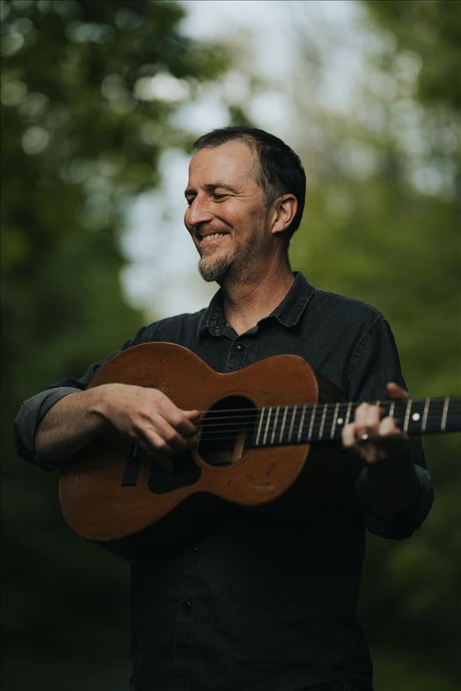 Peter Mulvey's artist profile image