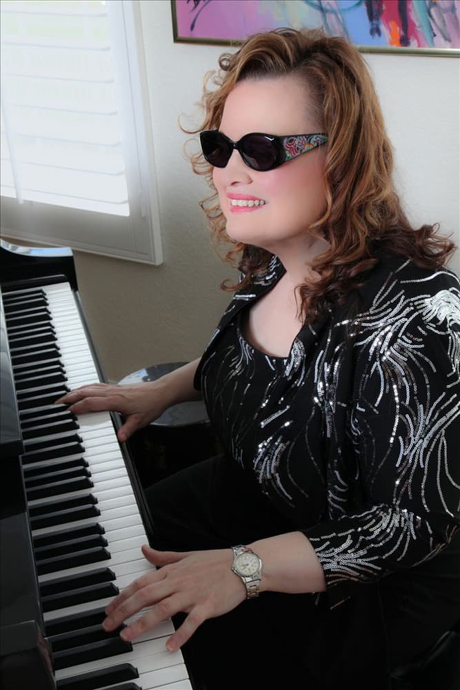Diane Schuur artist profile image