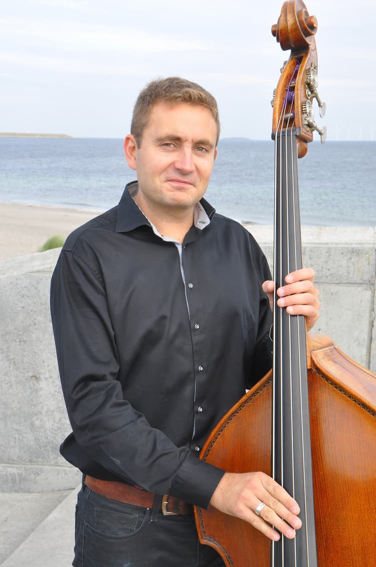 Thomas Fonnesbæk artist profile image