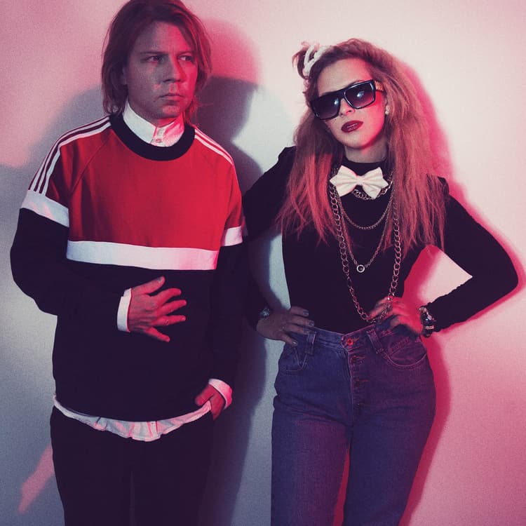 Niki & The Dove artist profile image