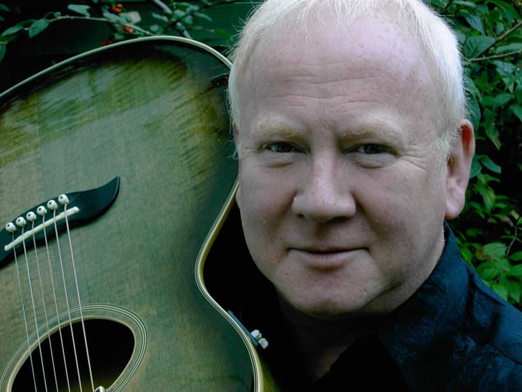 Ian Gomm artist profile image