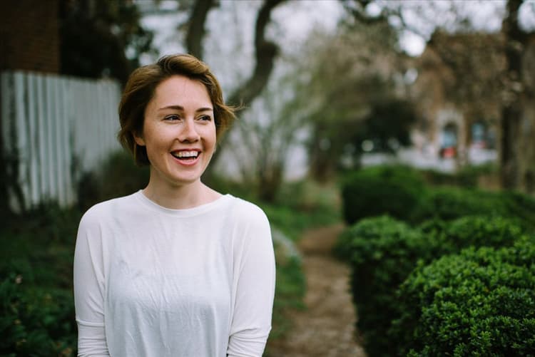 Caroline Shaw artist profile image