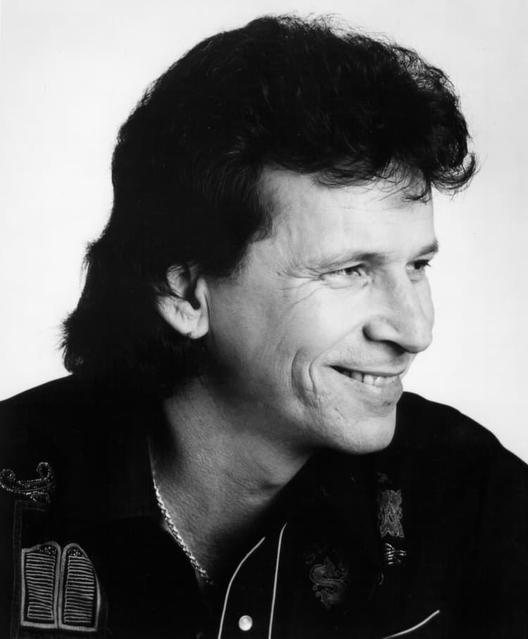 Gary Stewart artist profile image