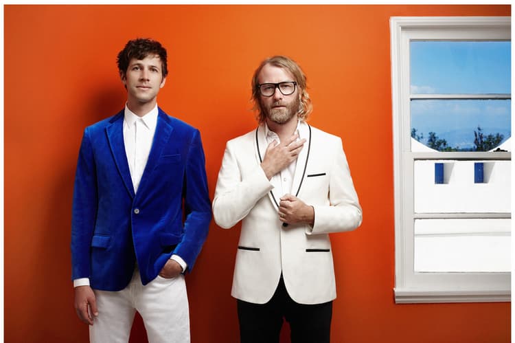 EL VY artist profile image