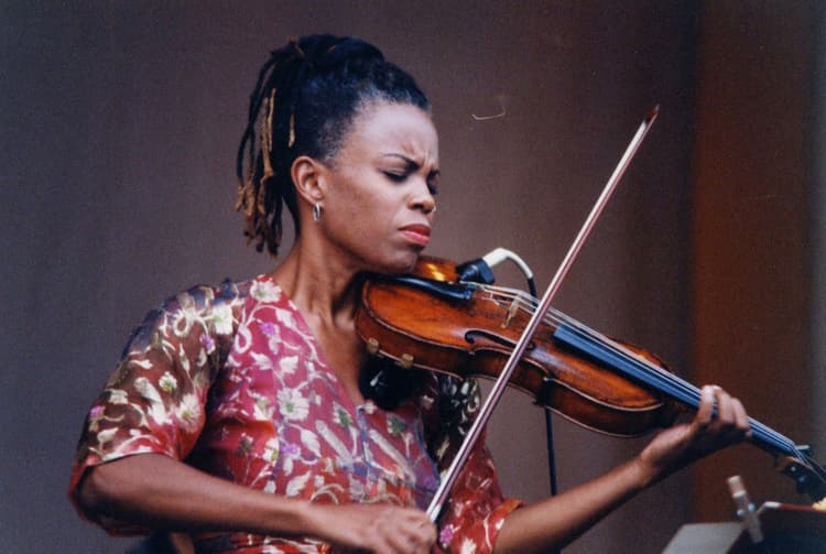 Regina Carter artist profile image