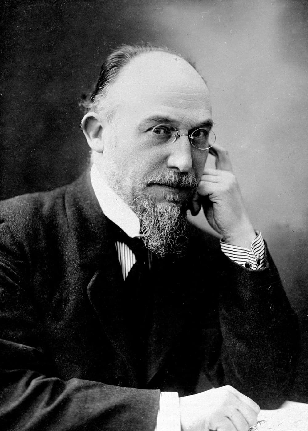 Erik Satie profile