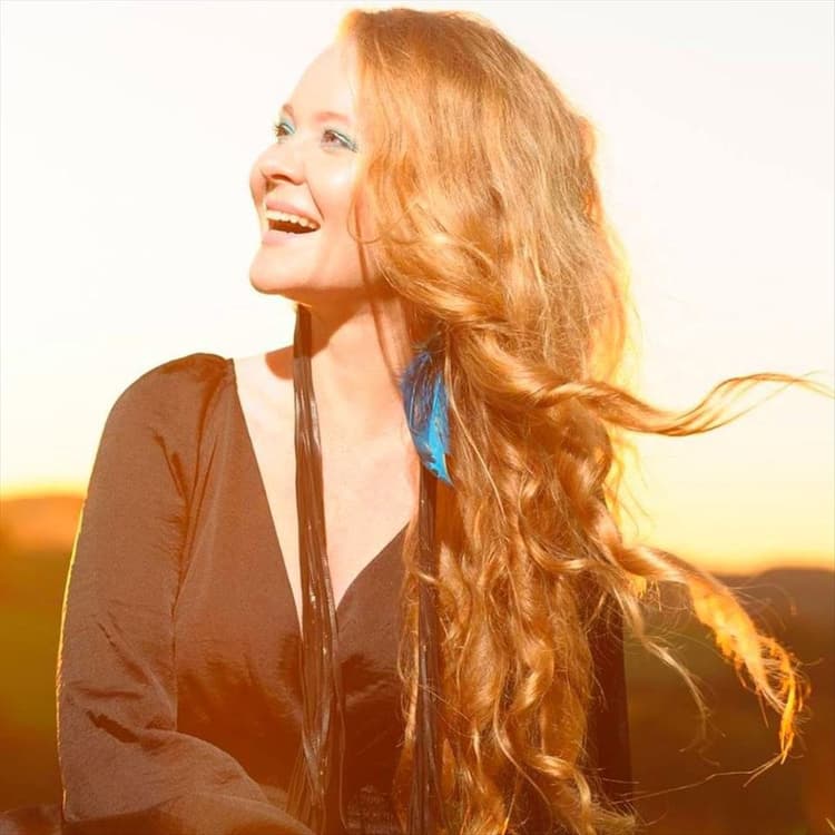 Layla Zoe artist profile image