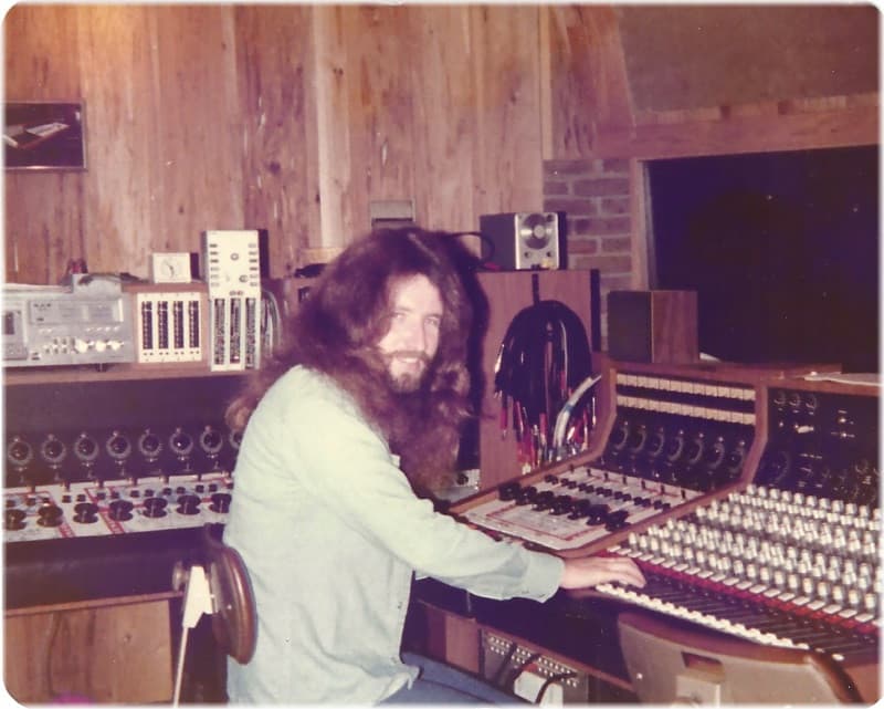 Robert Lester Folsom's artist profile image