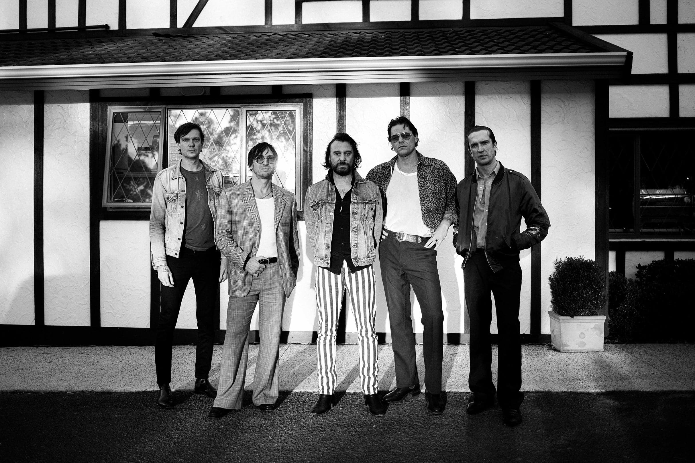 JET - Down The Moonlit Mile Revue event image