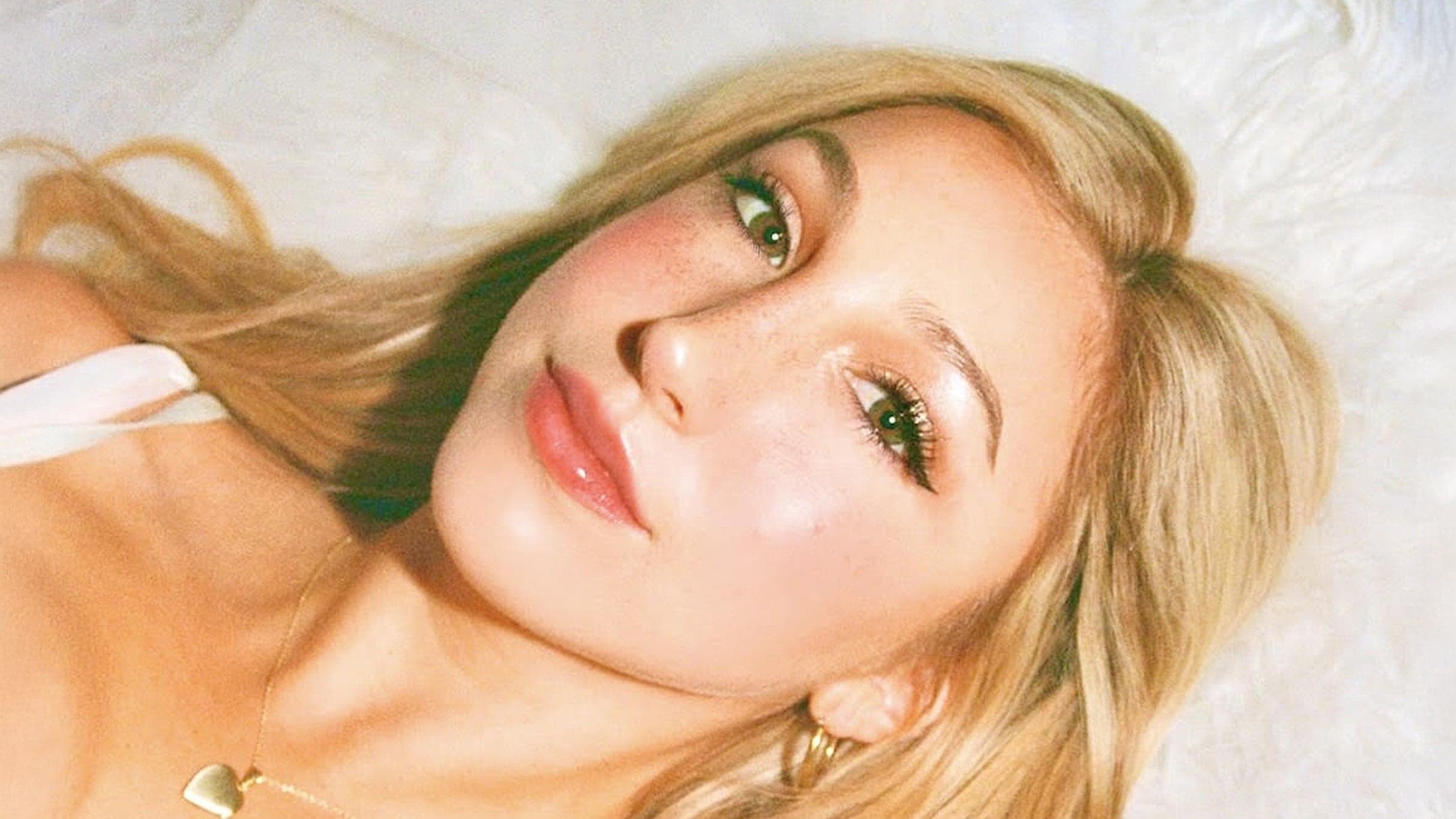 Lizzy Donzis, Anique Rose event image