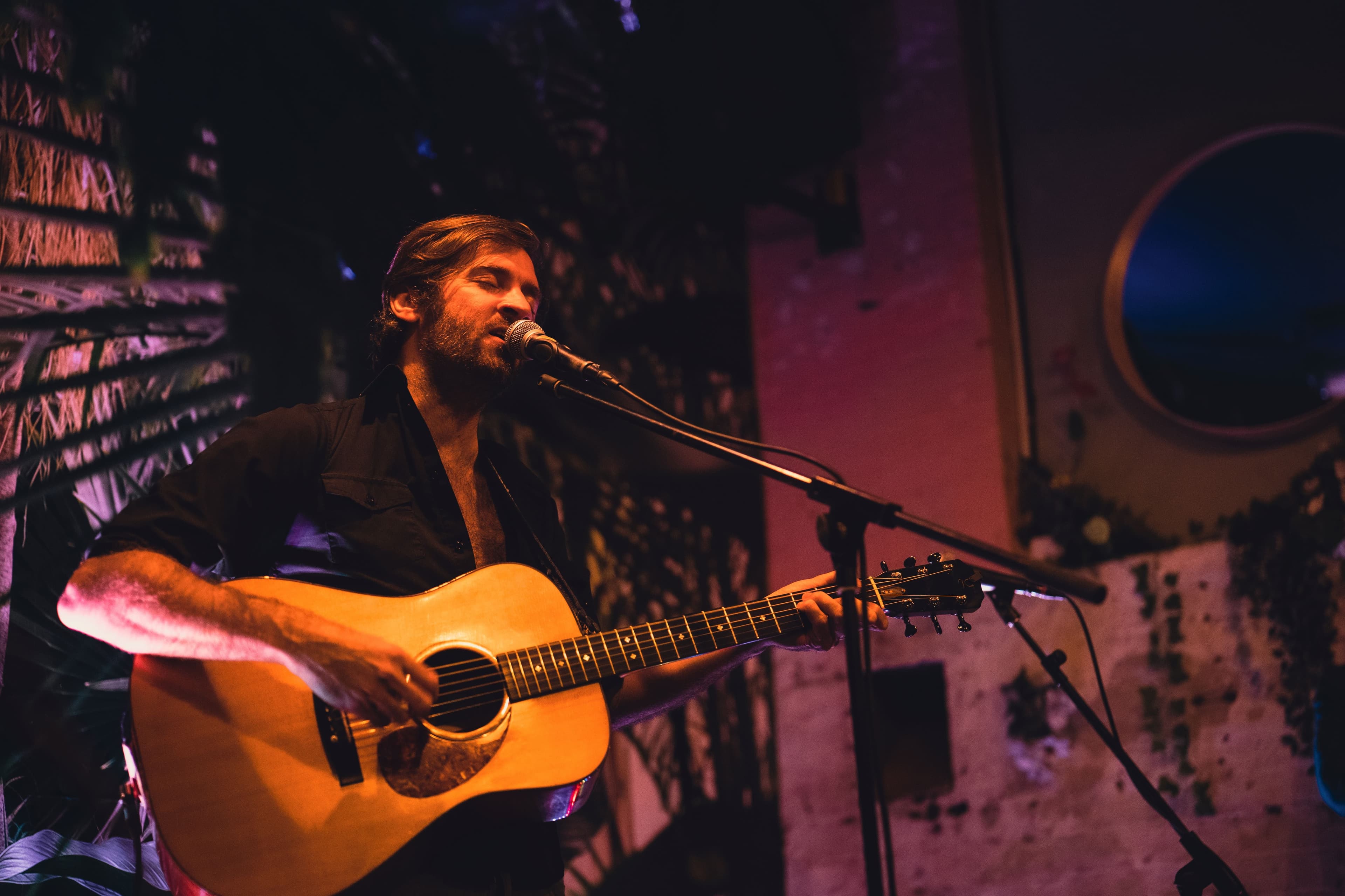 John Craigie - Keep It Warm Tour 2024 With special guest Kassi Valazza event image