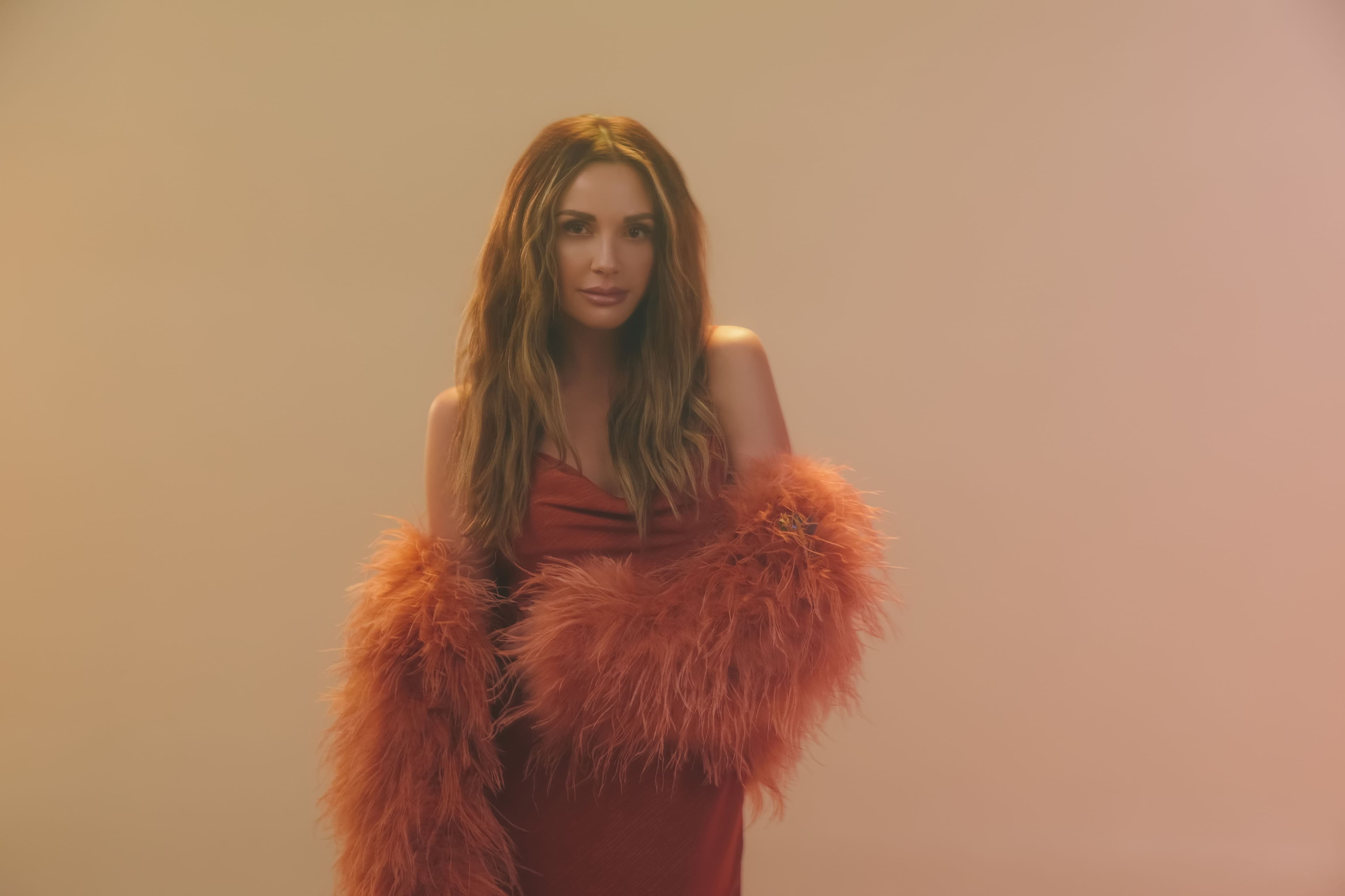 Carly Pearce: hummingbird world tour presented by conundrum wines event image